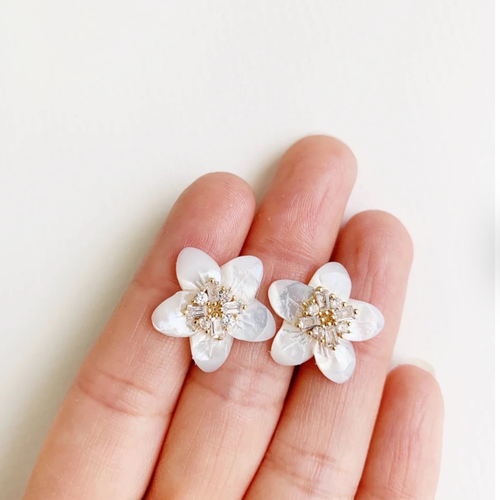 Only worn once, like NEW! Flower Stud Earrings